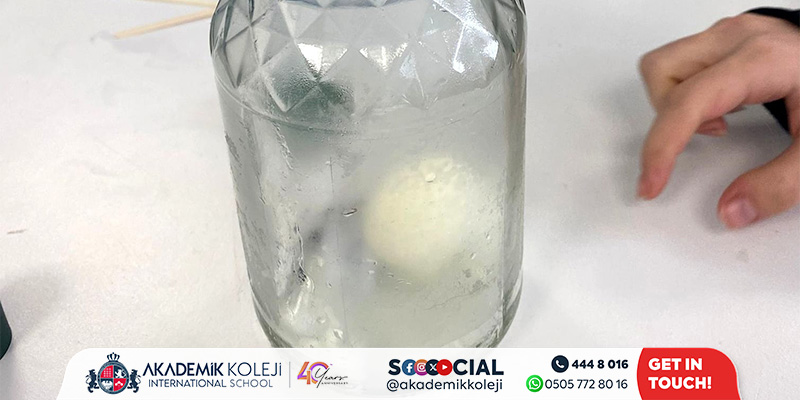 8. Sınıf Gaz Basıncı Deneyleri: Yumurta Şişesi ve Damacana Gözlemleri