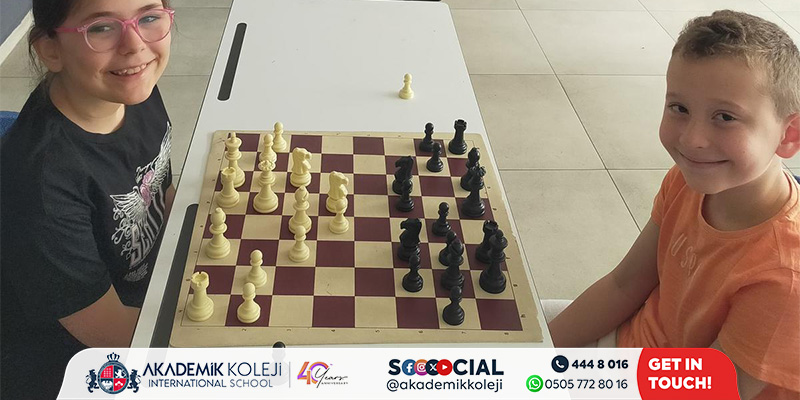 Satranç Kulübü'nde Sicilya Savunması ile Stratejik Gelişim