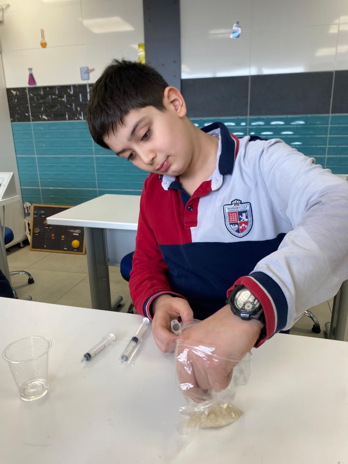 5. Sınıf Fen Bilimleri Dersi: Maddenin Sıkıştırılabilirlik Deneyi