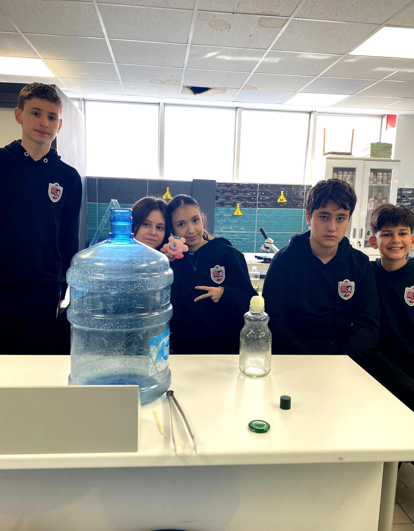 8. Sınıf Gaz Basıncı Deneyleri: Yumurta Şişesi ve Damacana Gözlemleri