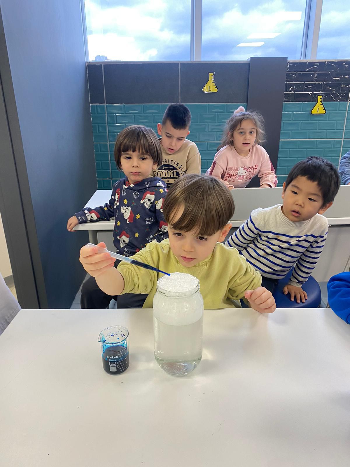 Anaokulunda Yağmur Oluşumu Deneyi