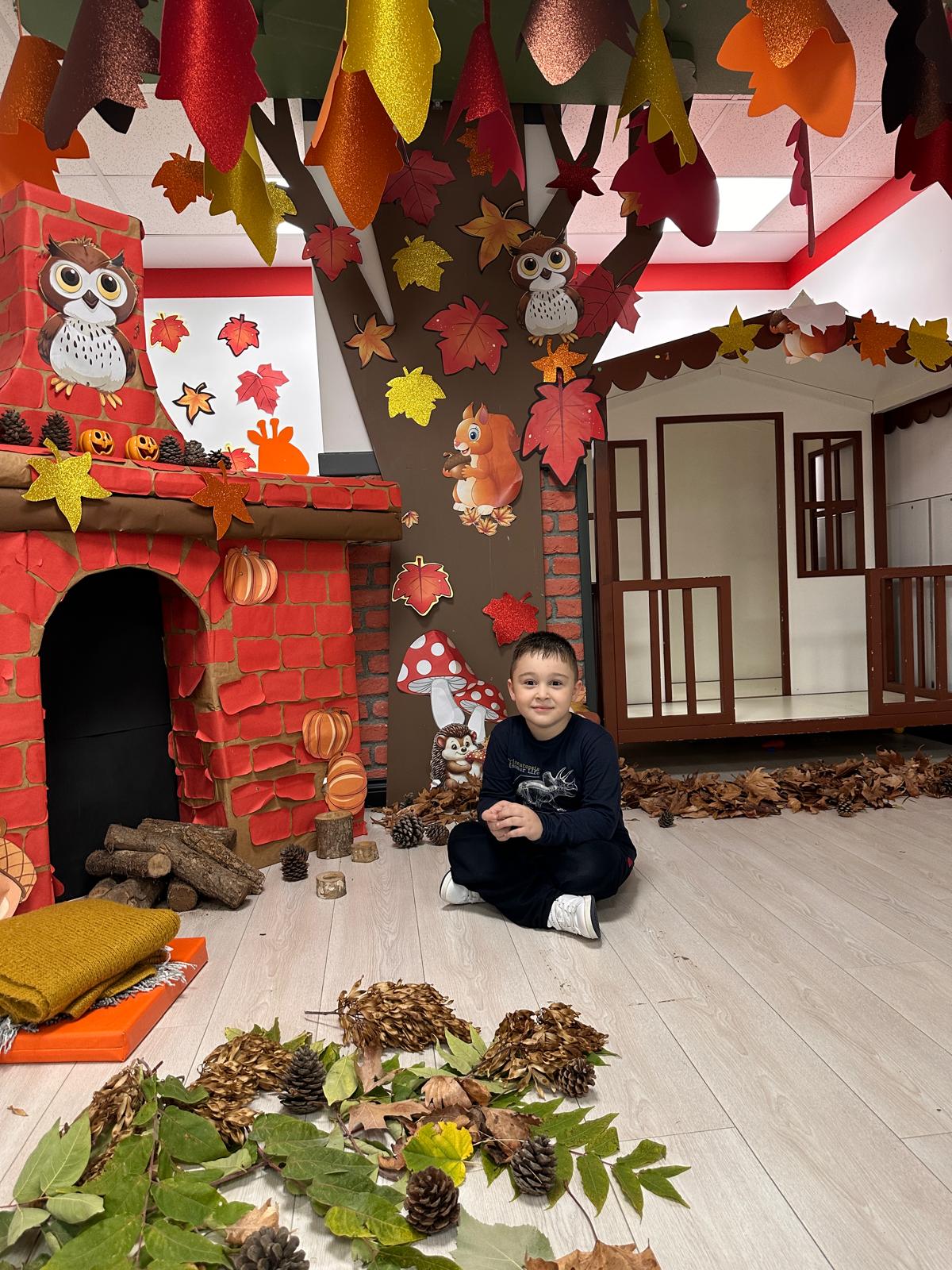 Anasınıfında Sonbahar Keşfi: Doğanın Değişimini Oyunlarla Öğrenmek Anasınıfında Sonbahar Keşfi: Doğanın Değişimini Oyunlarla Öğrenmek