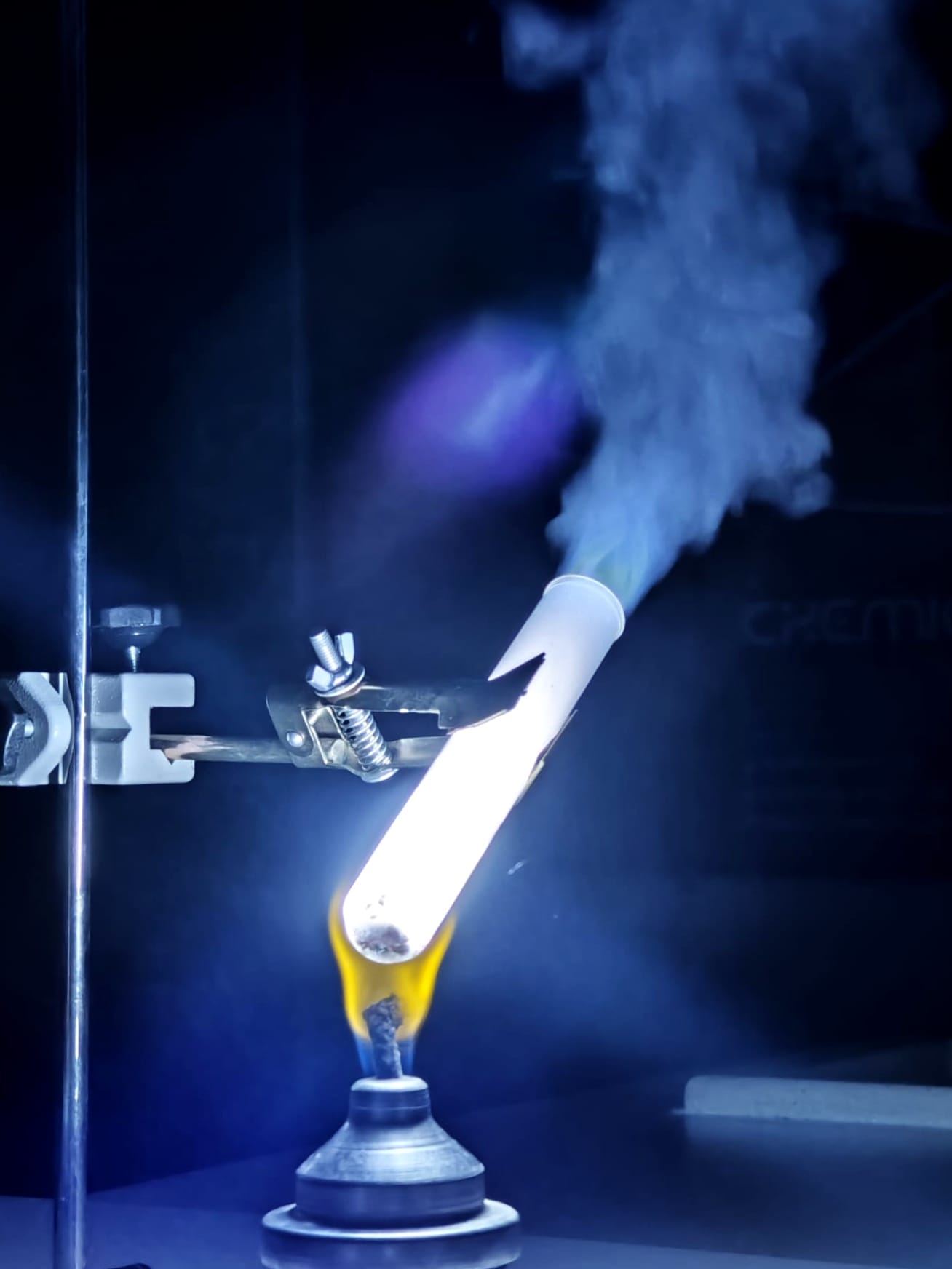 Fen Laboratuvarında Süblimleşme ve Patlayan Şeker Fen Laboratuvarında Süblimleşme ve Patlayan Şeker