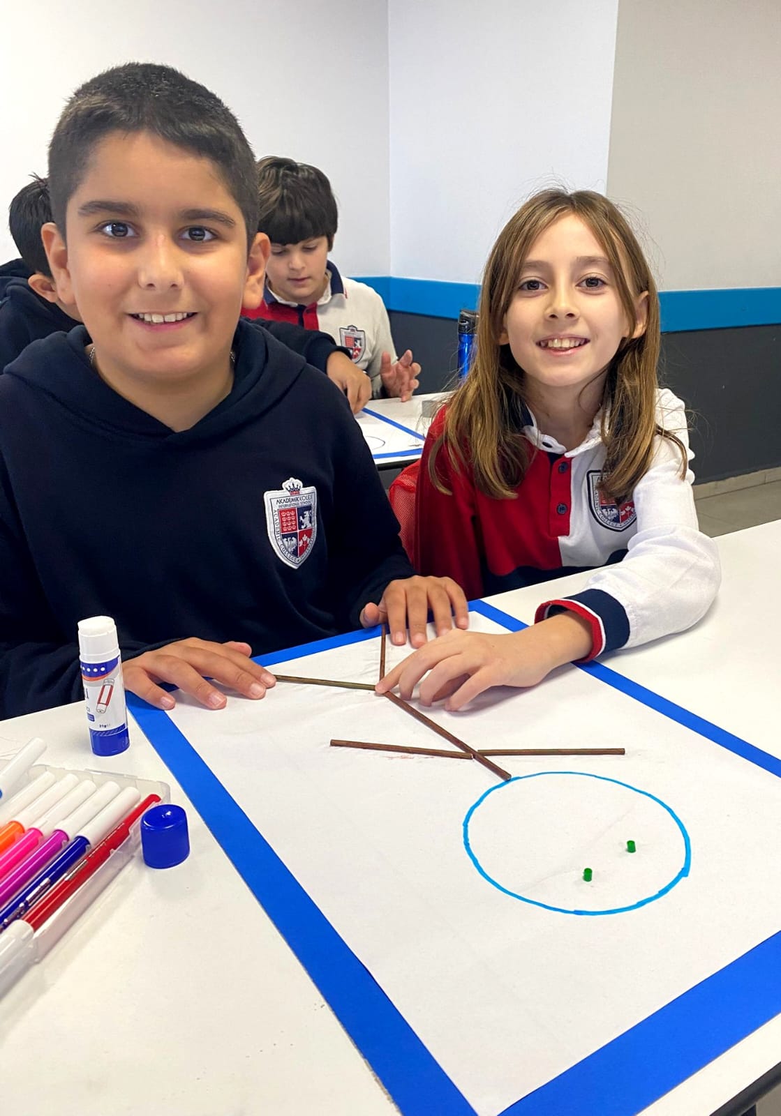 Matematikte Yaratıcı Yaklaşım: Açıları Sanata Dönüştürmek Matematikte Yaratıcı Yaklaşım: Açıları Sanata Dönüştürmek