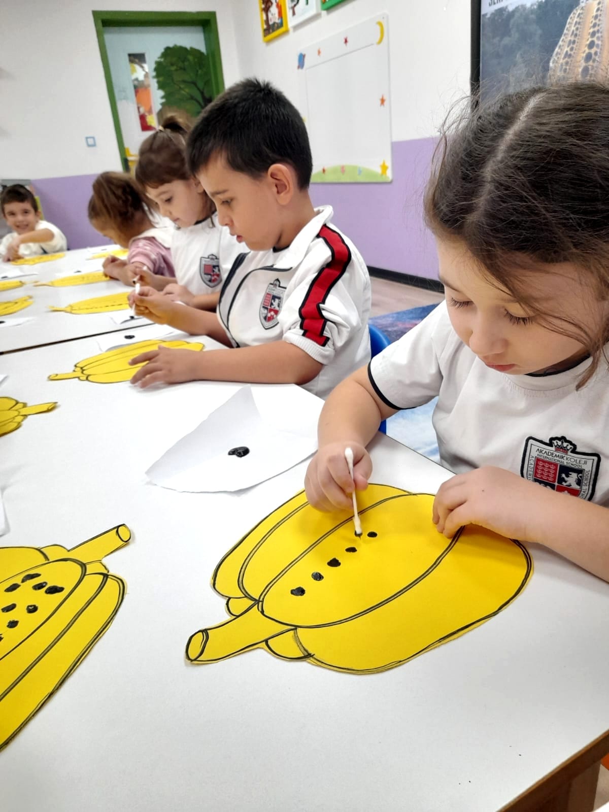 Yayoi Kusama'nın İzinde: Noktaların Büyülü Dünyası Yayoi Kusama'nın İzinde: Noktaların Büyülü Dünyası