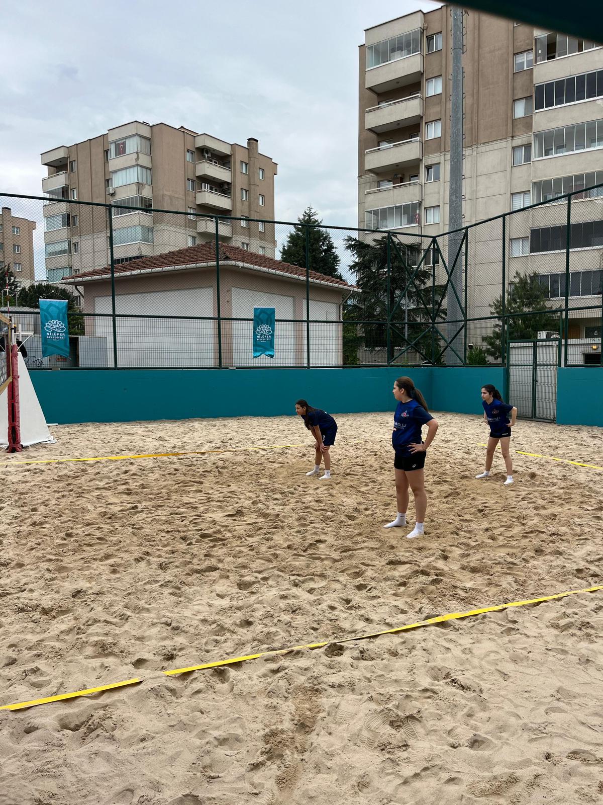 Yıldız Kızlar Plaj Voleybolu'nda