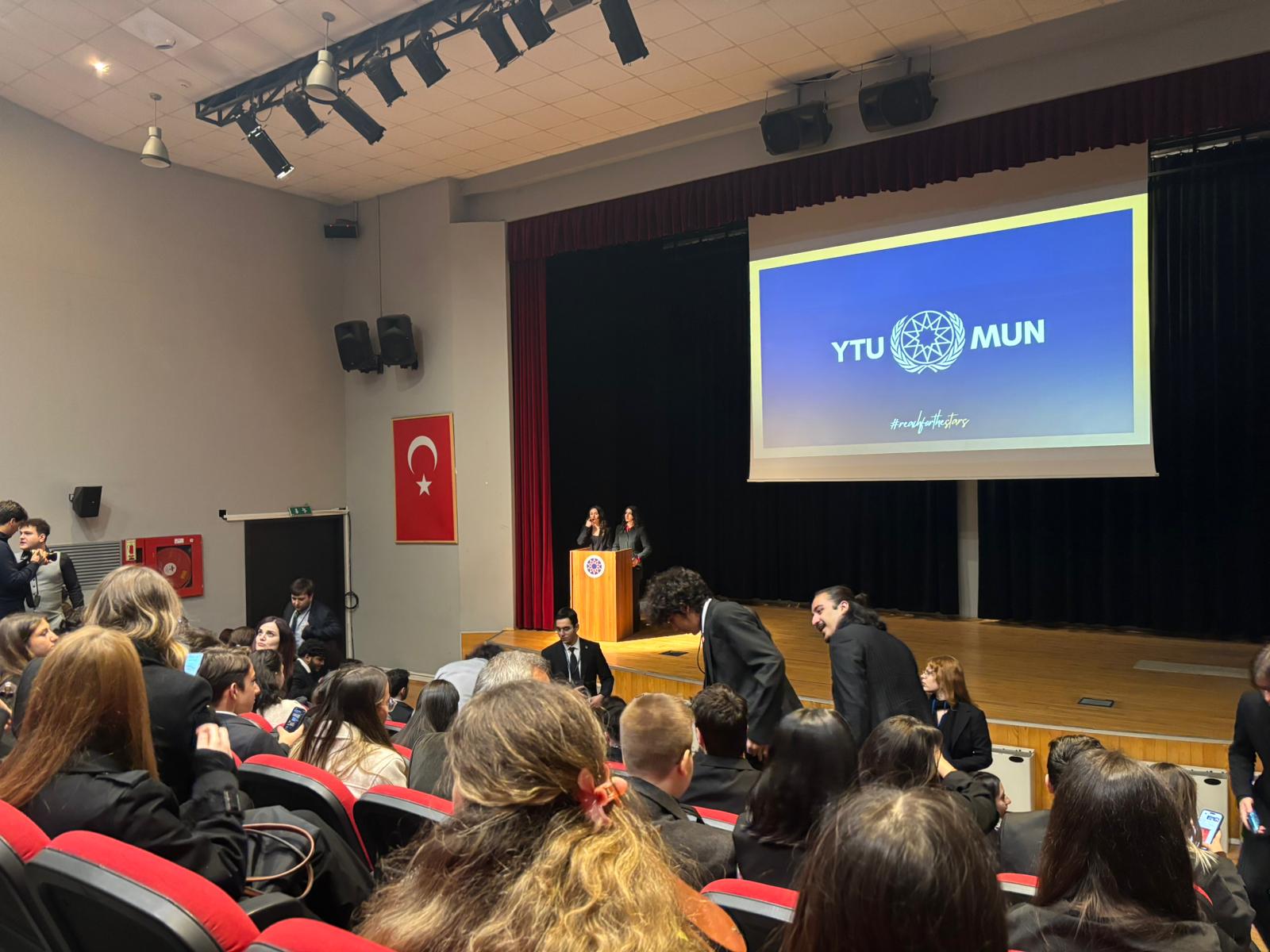 Anadolu Lisesi Öğrencileri YTÜ MUN Konferansı’nda