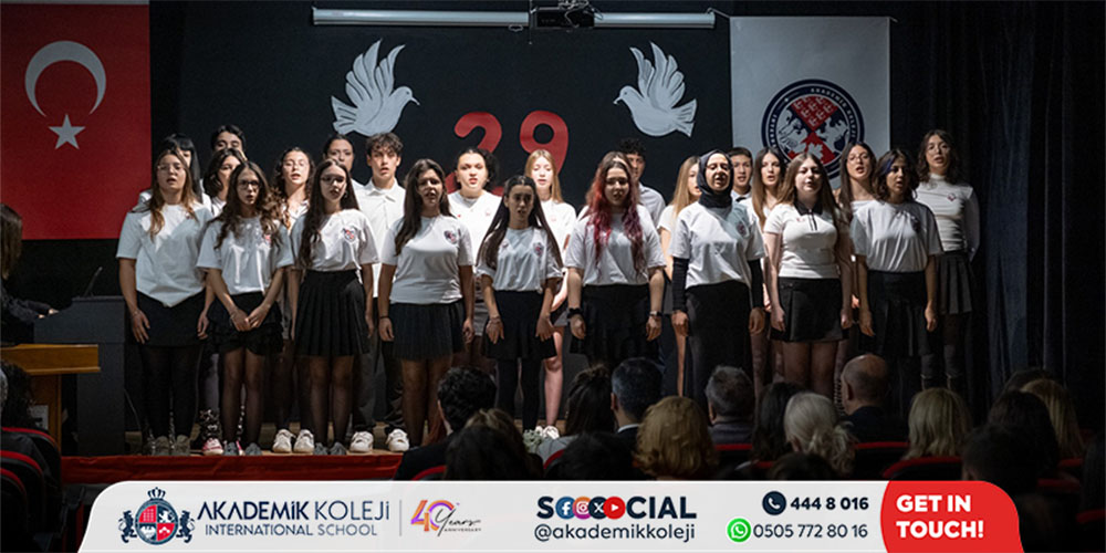 Lise Öğrencilerimiz Cumhuriyet Bayramı'nda Sahneye Çıktı - 102 Yıllık Gurur