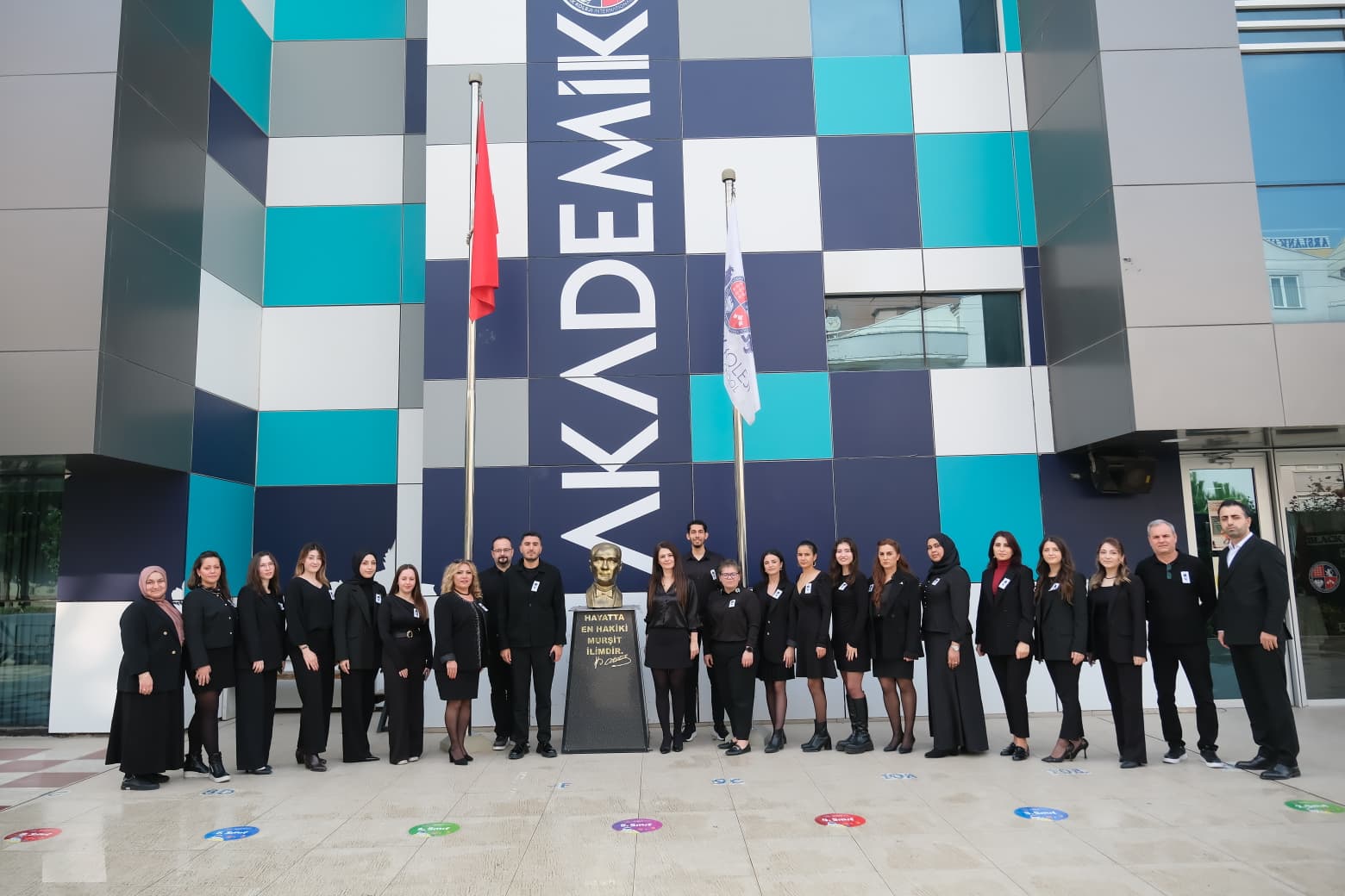 İlkokulda 10 Kasım: Şiir, Gösteri ve Özel Çalışmalar