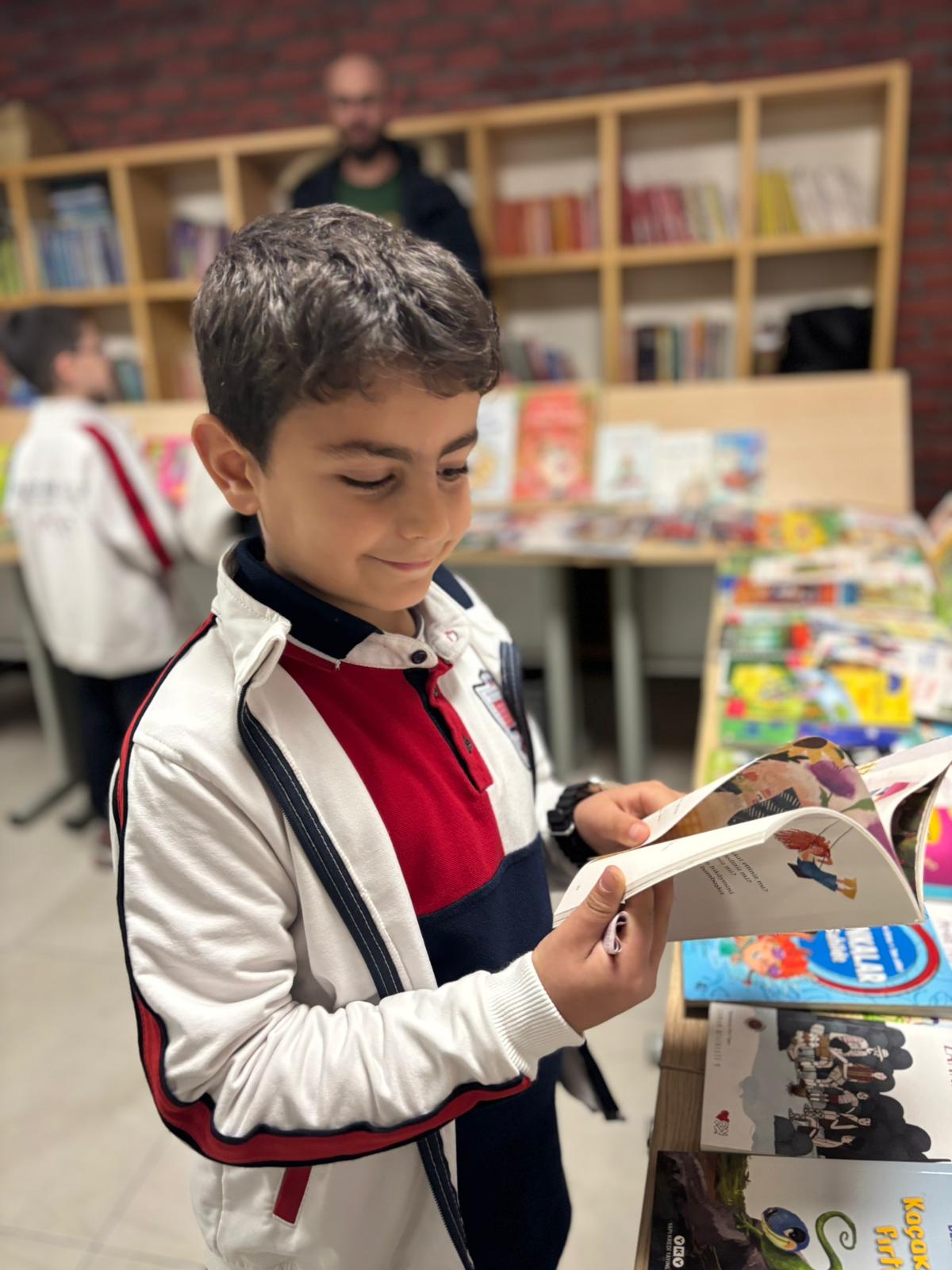 Kitap Kumbara Etkinliği: 3 Kitap 1 Fidan ile Okuma Sevgisi