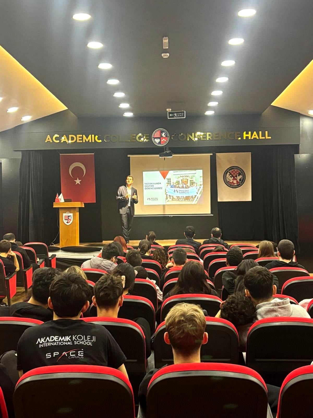 Anadolu Lisesi Kariyer Günleri: Uluslararası Eğitim Fırsatları ve Yaz Kampı Semineri