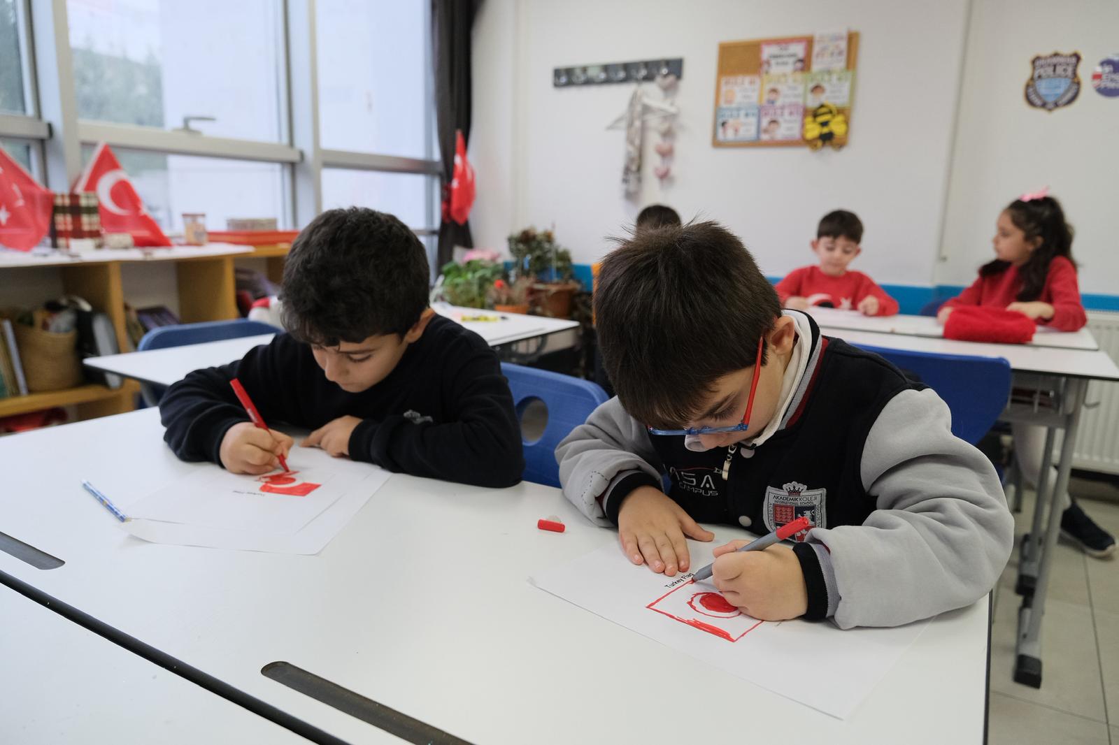 İlk Ders: Bayrak Sevgisi ve Değerler