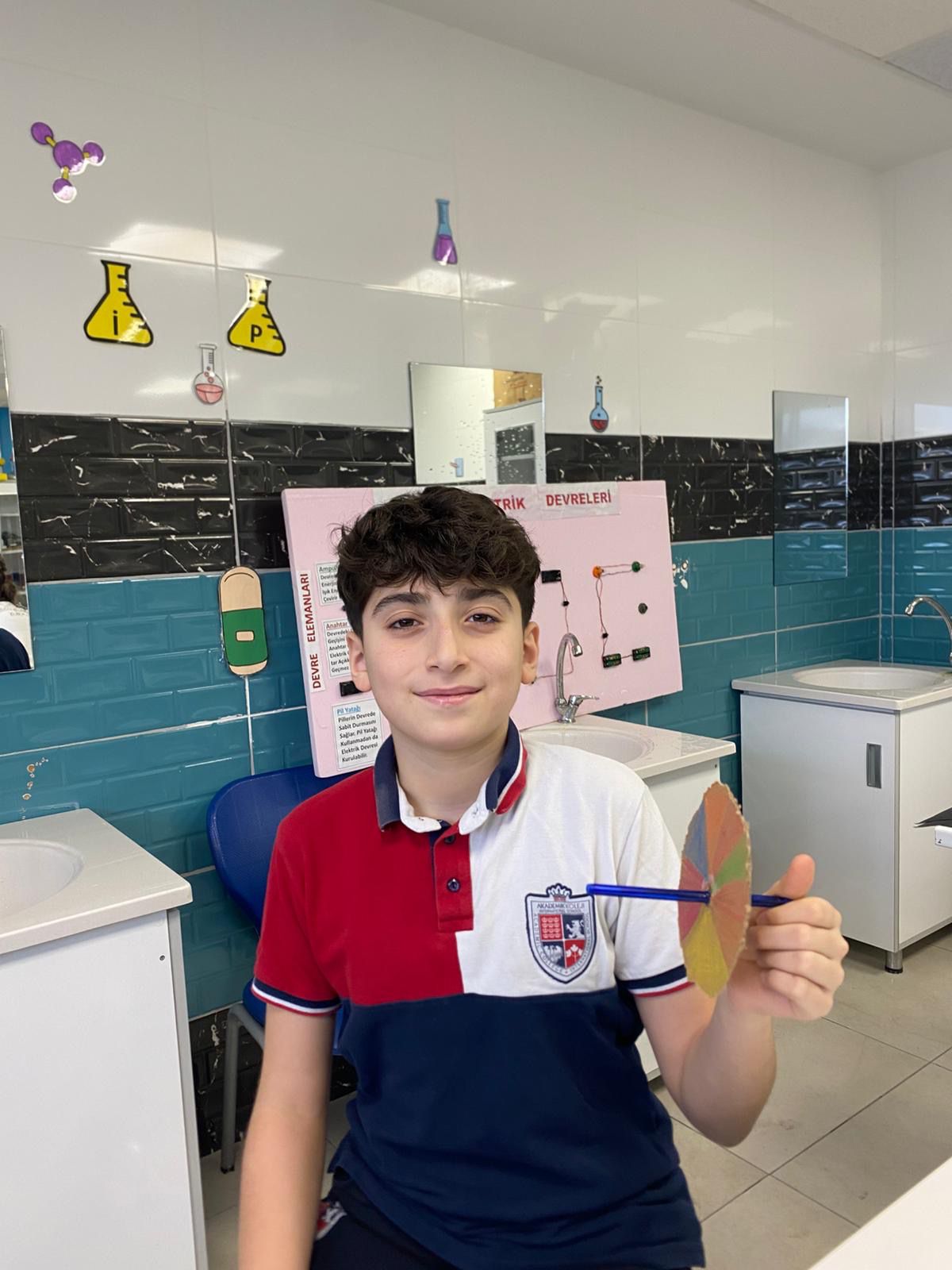 6. Sınıf Fen Bilimleri Dersi Newton Renk Çarkı Deneyi