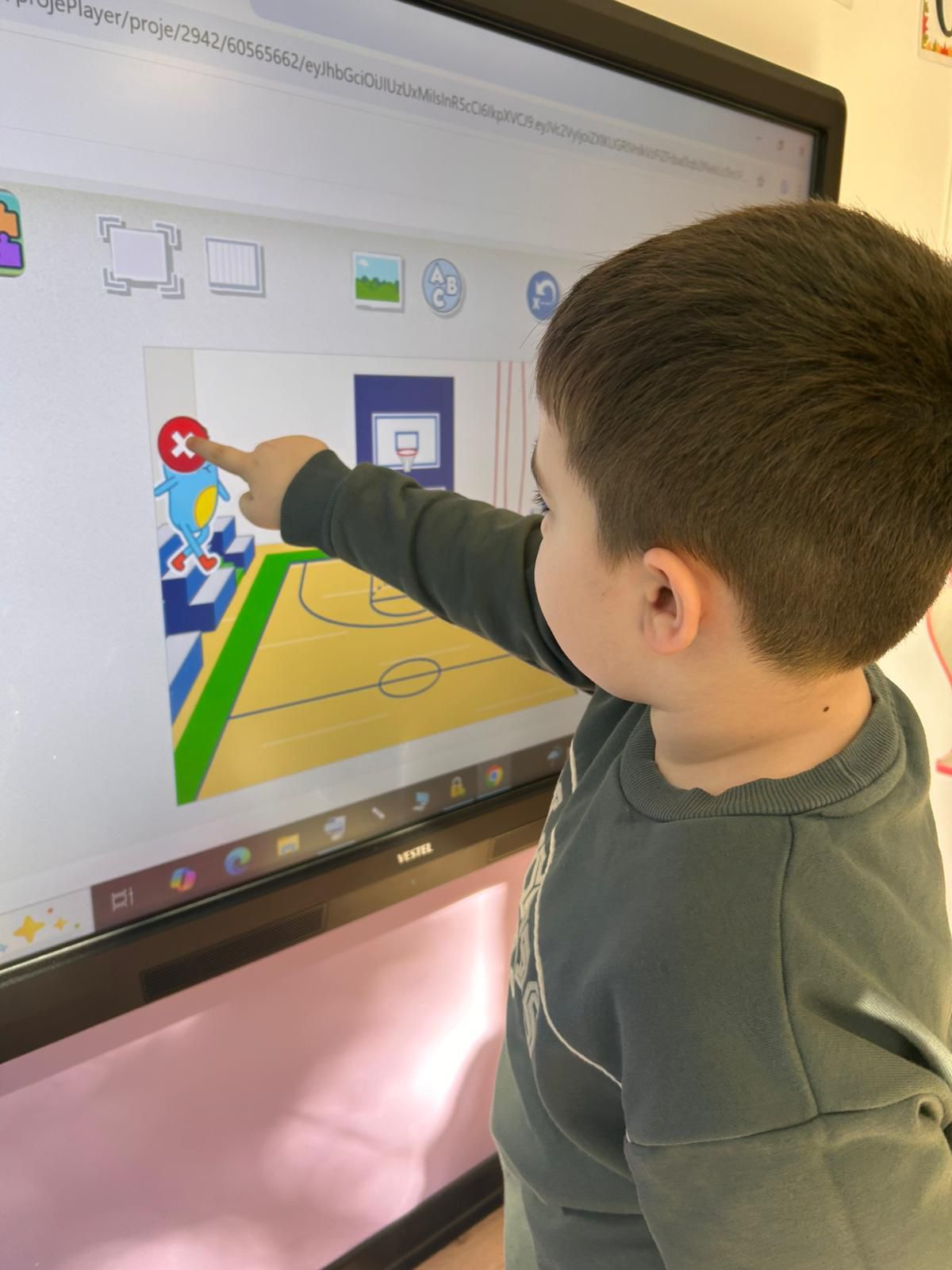 Anaokulu Öğrencilerimiz Scratch Jr ile Kodlamaya Başladı