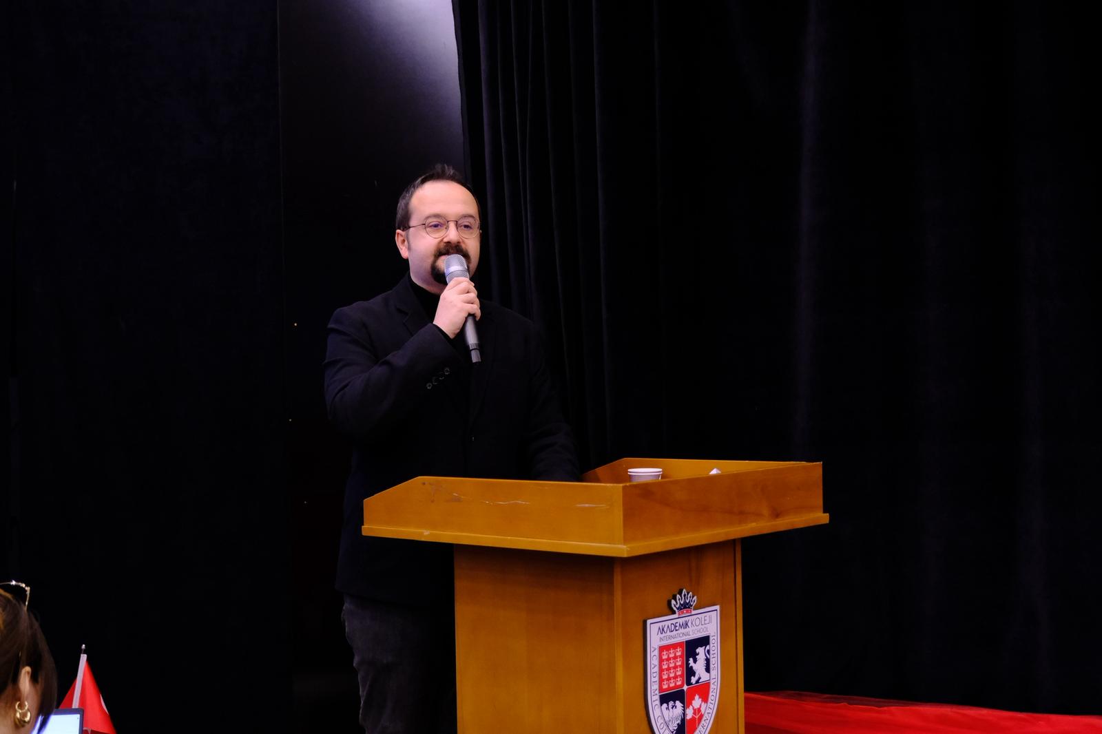 18 Mart Anma: Anadolu Lisesi Öğrencilerinden Tarih Bilinci ve Vefa Üzerine Gösteri