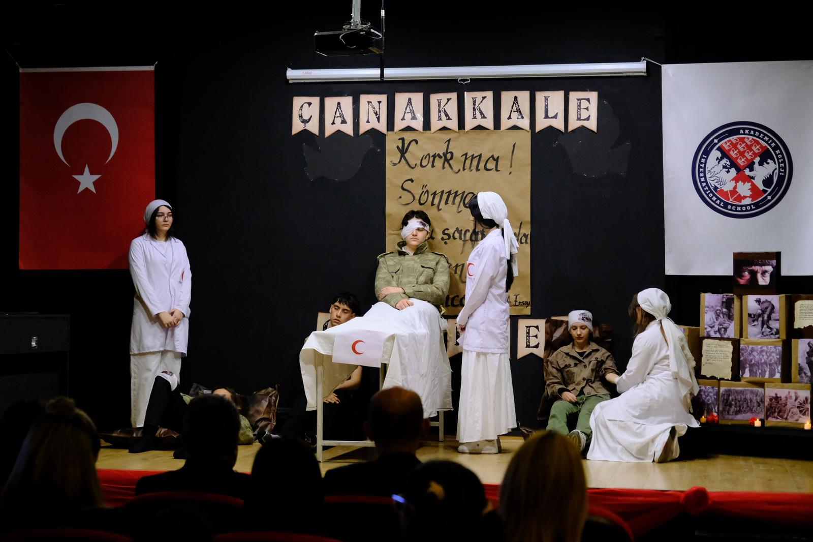 18 Mart Anma: Anadolu Lisesi Öğrencilerinden Tarih Bilinci ve Vefa Üzerine Gösteri