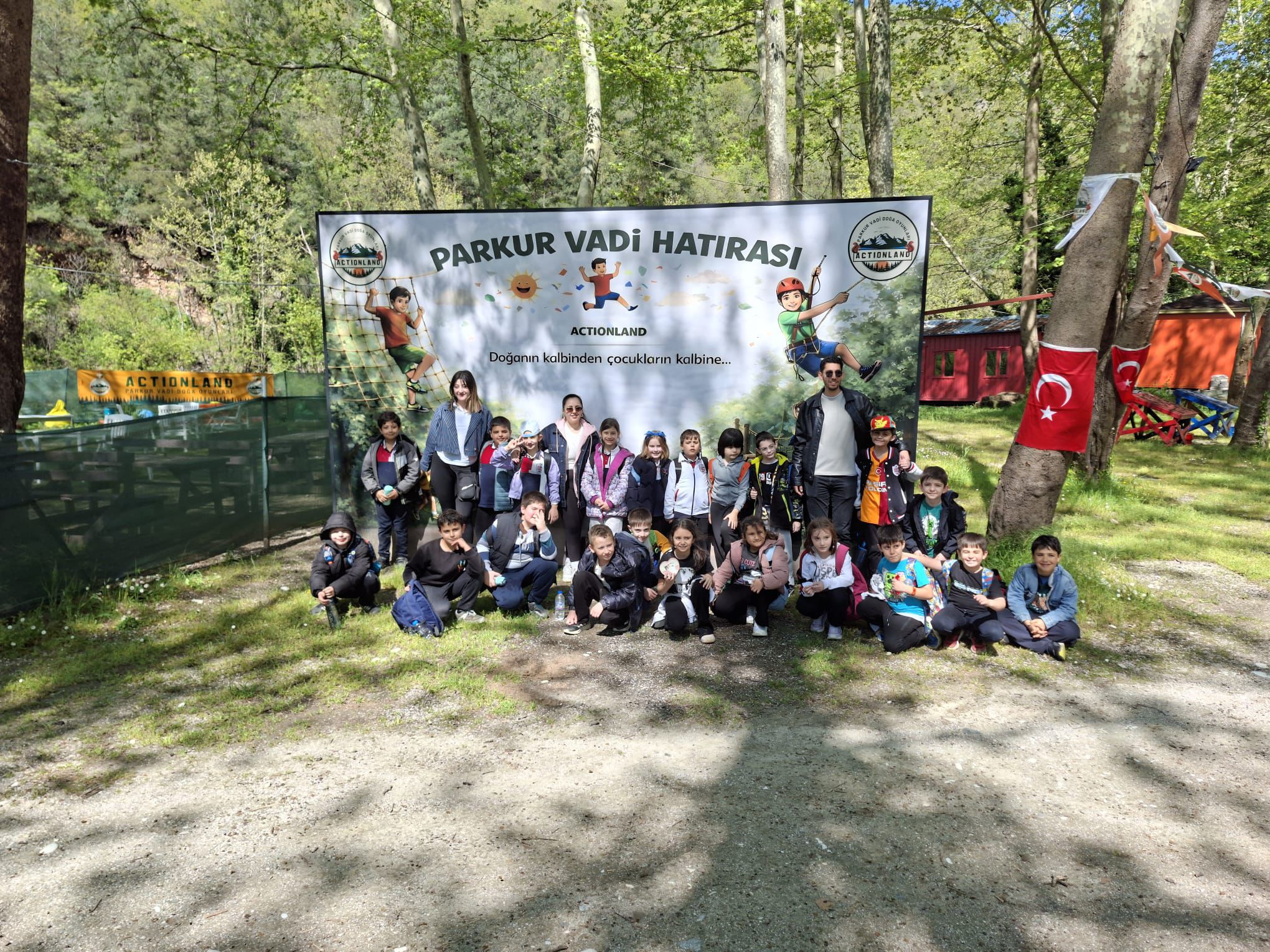 Action Land Parkur Vadi Gezisi: Eğlence ve Takım Ruhu Bir Arada