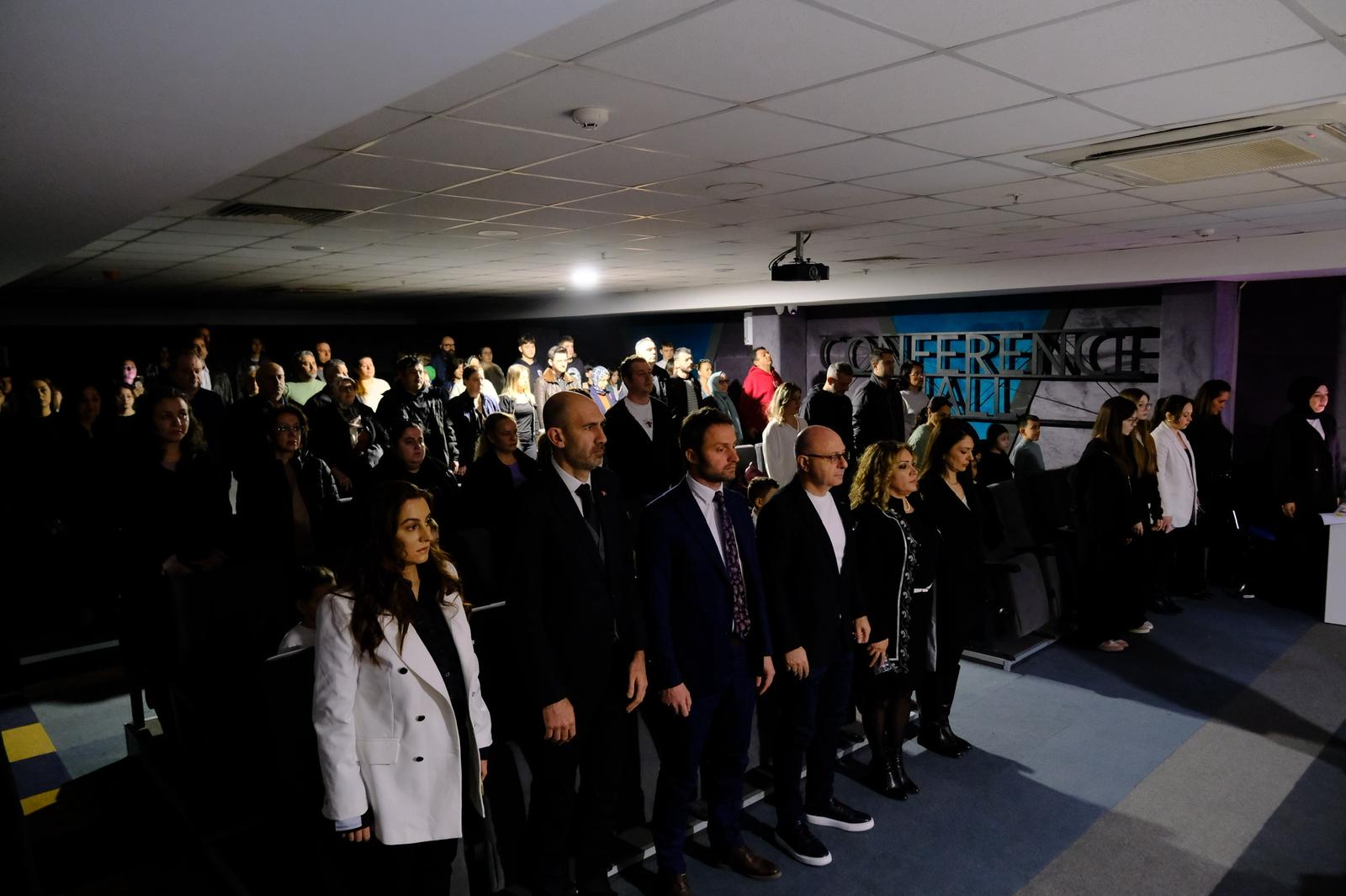 Ortaokul Öğrencilerinden 18 Mart Çanakkale Zaferi Gösterisi